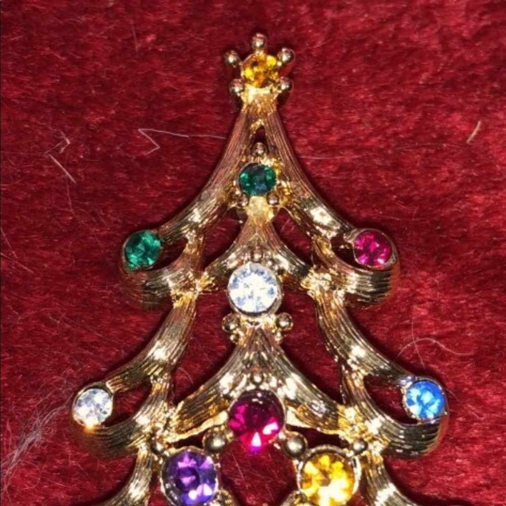 Gold tone Christmas Tree Pin multicolor crystals